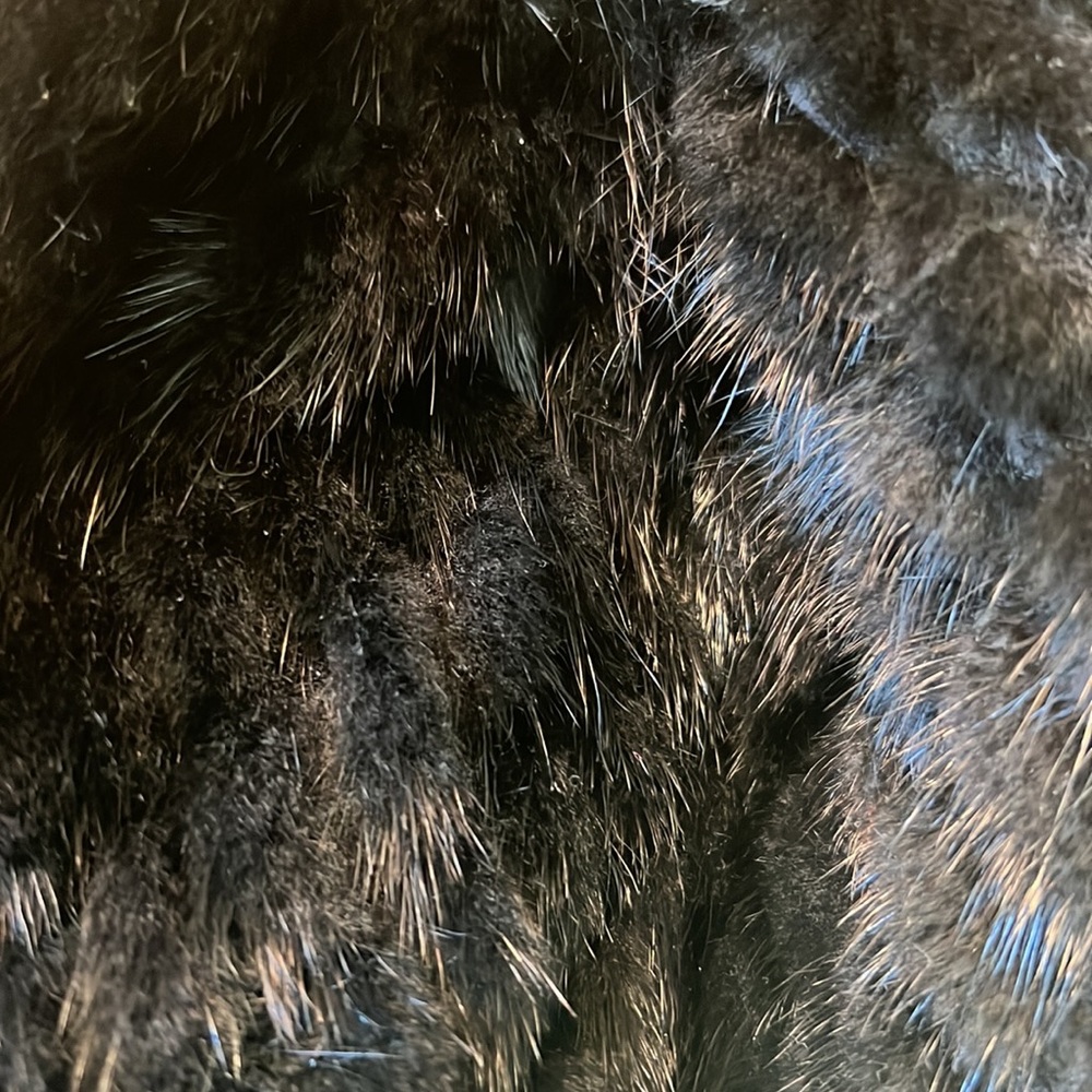 Fur hat - Picture 2 of 4